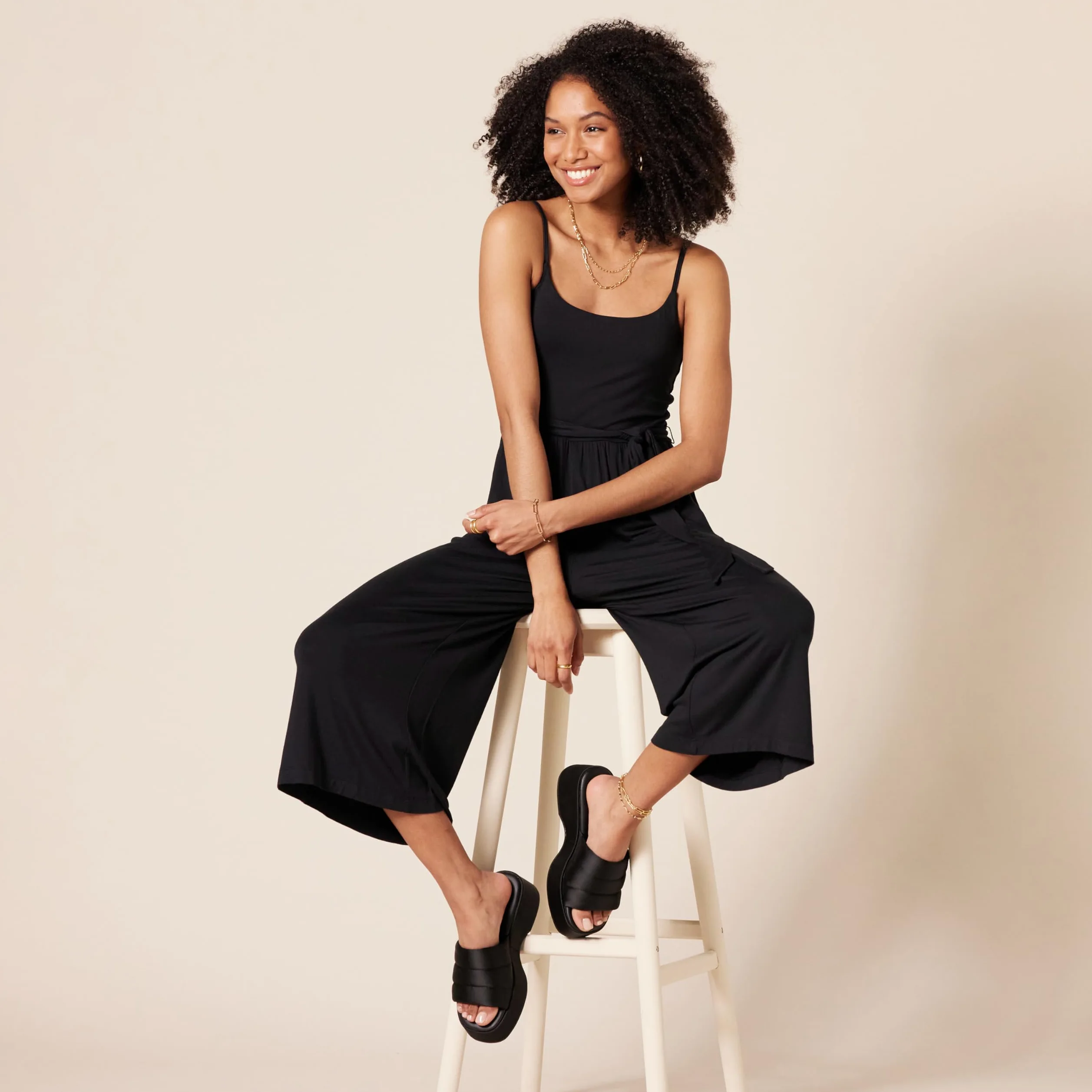 Amazon Essentials Mujer Sandalia sin Cordones con Plataforma