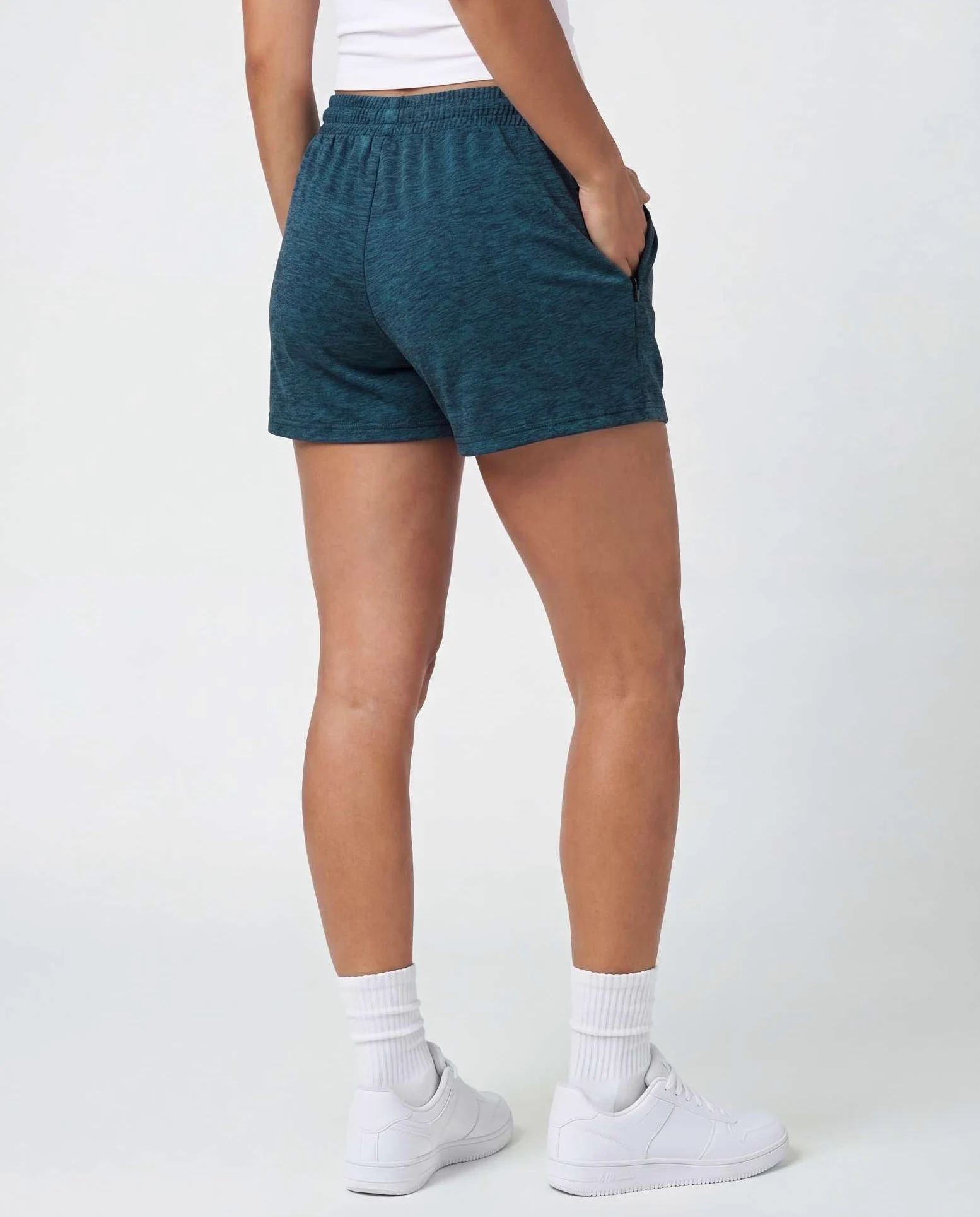 Real Essentials Paquete de 4: pantalones cortos deportivos para mujer con bolsillos con cremallera (disponible en tallas grandes), Set 5, Large