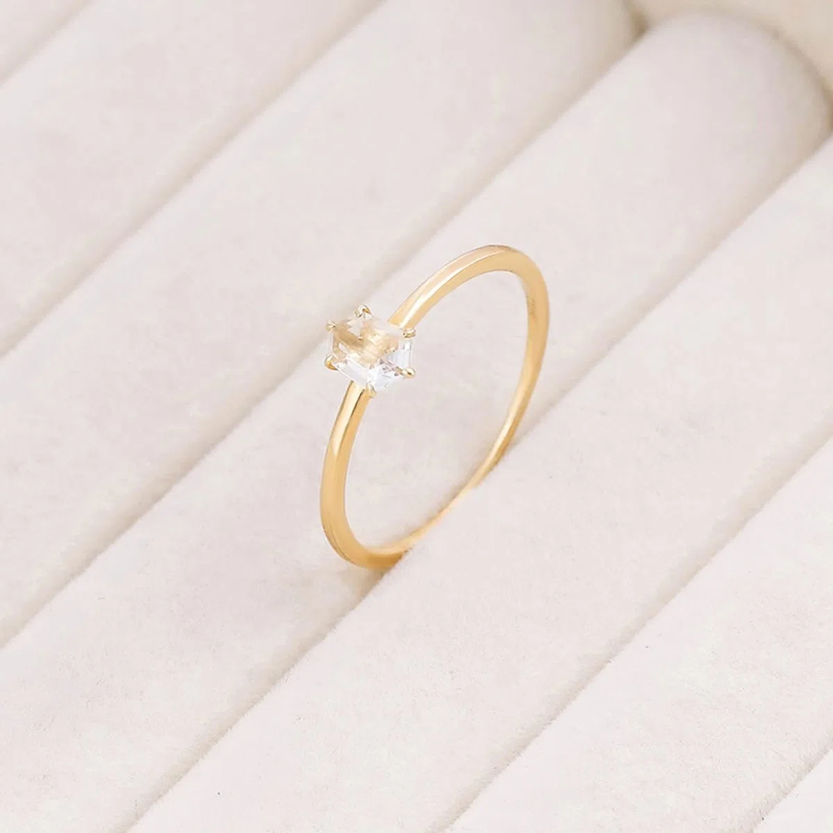 Beydodo Anillo de Matrimonio Oro para Mujer 9 14 18Kilates con Irregular Solitario con Cristal, Anillos de Mujer Alianzas Oro