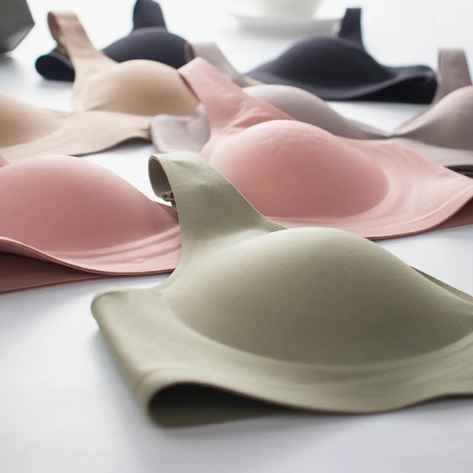 Sujetadores para mujer, sin costuras, sin costuras, escote en V profundo, sin aros, soporte suave, delgado, cómodo, espalda en U, lencería diaria