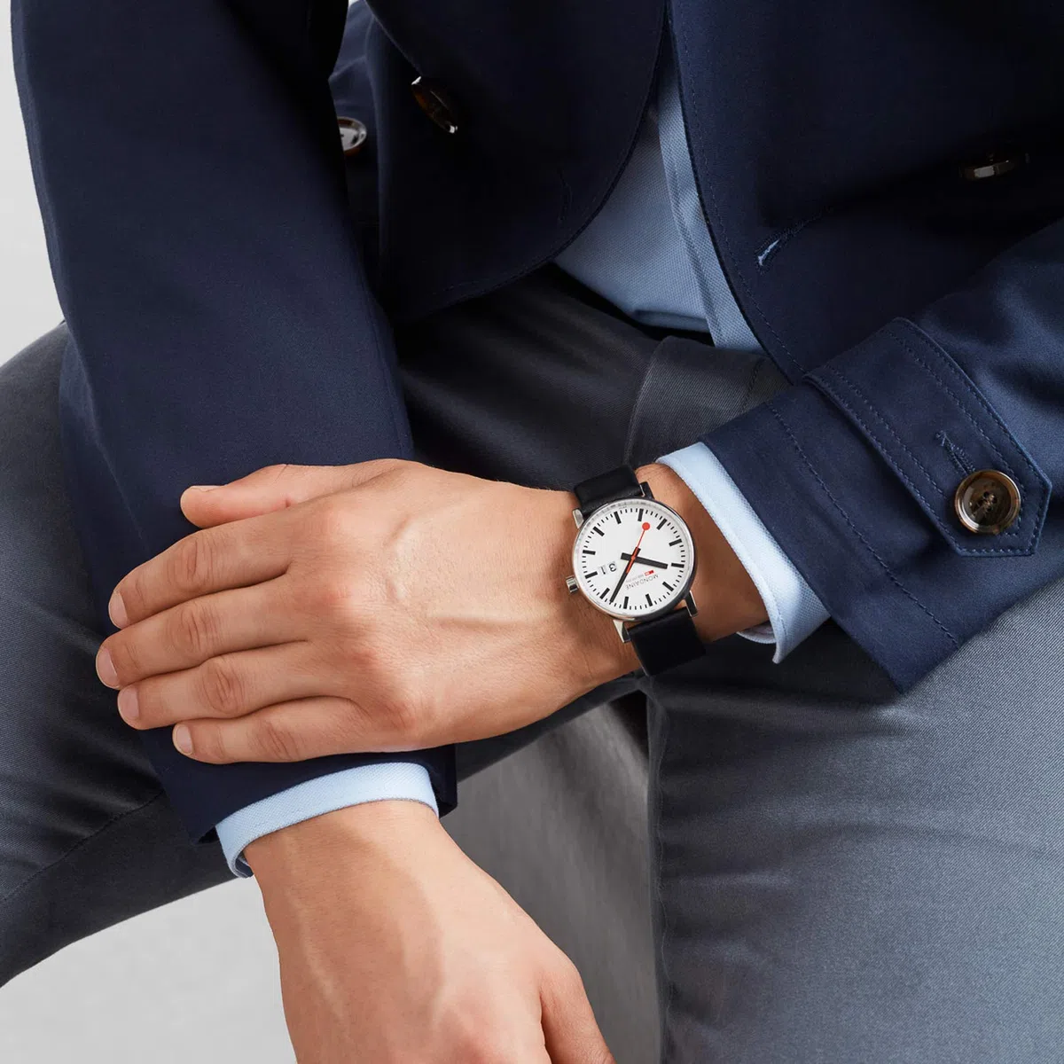 Mondaine Evo2 Reloj para Hombre Analógico de Cuarzo con Brazalete de Piel de Vaca MSE.40210.LB