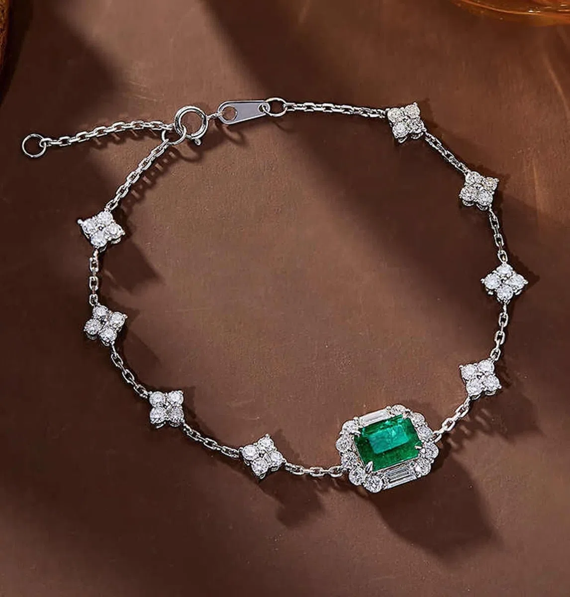 Pulsera de Oro Blanco Mujer 9K / 14K / 18K, Rectángulo con Esmeralda Creada de 0,63 ct y Moissanita de 1,3 ct, Cadena Extensible 16 CM + 5 CM, Pulseras de Mujer Ajustable de Plata Verde