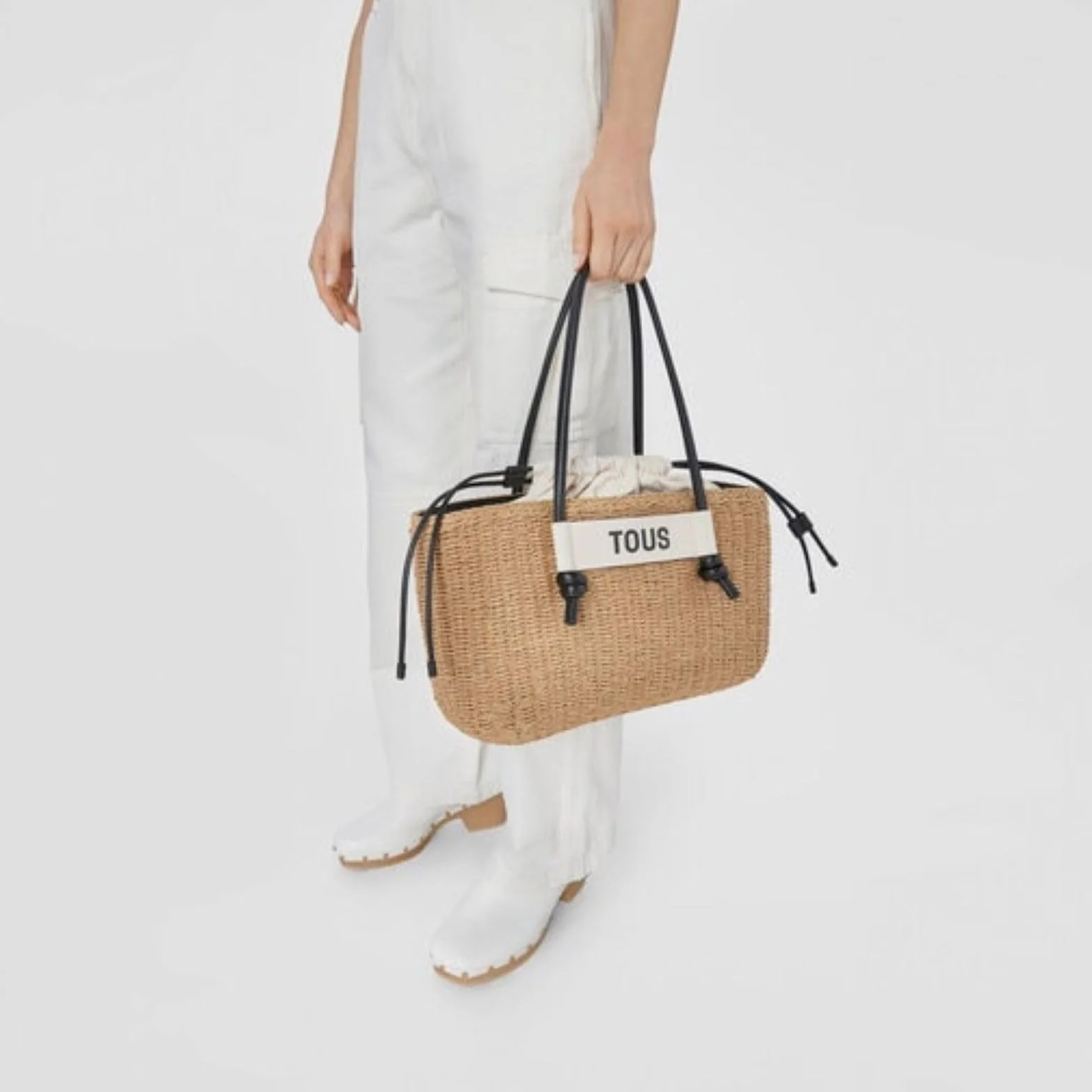 Tous Capazo Grande Negro, para Mujer, Medidas 23,5 x 39 x 14 cm, Colección Scoubidou