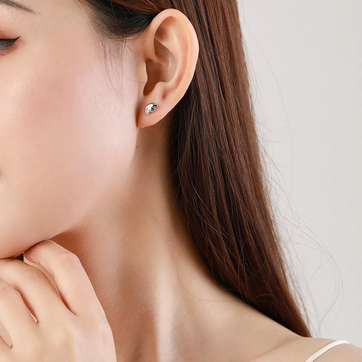 Pendientes de tuerca para mujer, oro blanco y platino, alas de ángel con moissanita