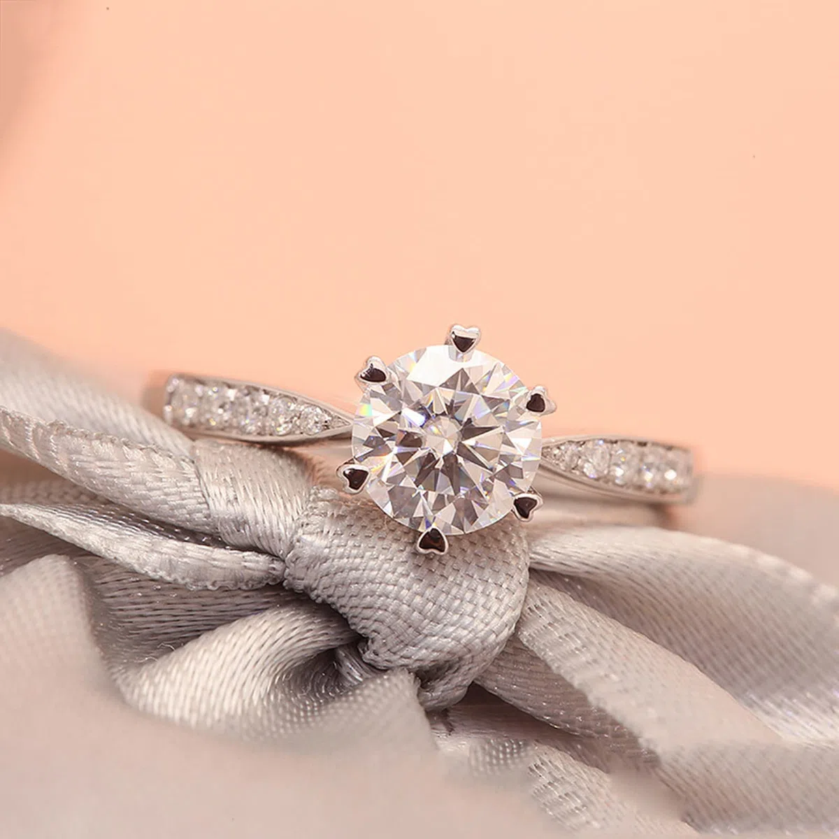 KnBoB Anillos de boda, alianzas de boda, anillo de oro blanco de 14 quilates/18 quilates, 6 garras de 1 ct moissanite con circonitas