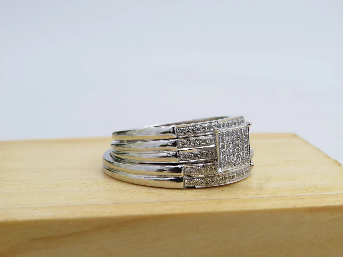 Dazzlingrock Collection - Juego de trio de compromiso de diamante blanco redondo de 0,23 quilates (peso total de quilates) para hombre y mujer, plata de ley de 1/4 quilates.