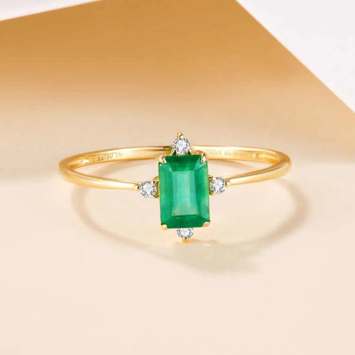 Wycian Anillo Compromiso Esmeralda Anillo Compromiso Verde Oro Amarillo Elegante Anillo Fino con Esmeralda Rectangular de 0,7 CT Y Diamante. Talla 8 Sólido No Chapado Elegante para Tía Boda Joyas