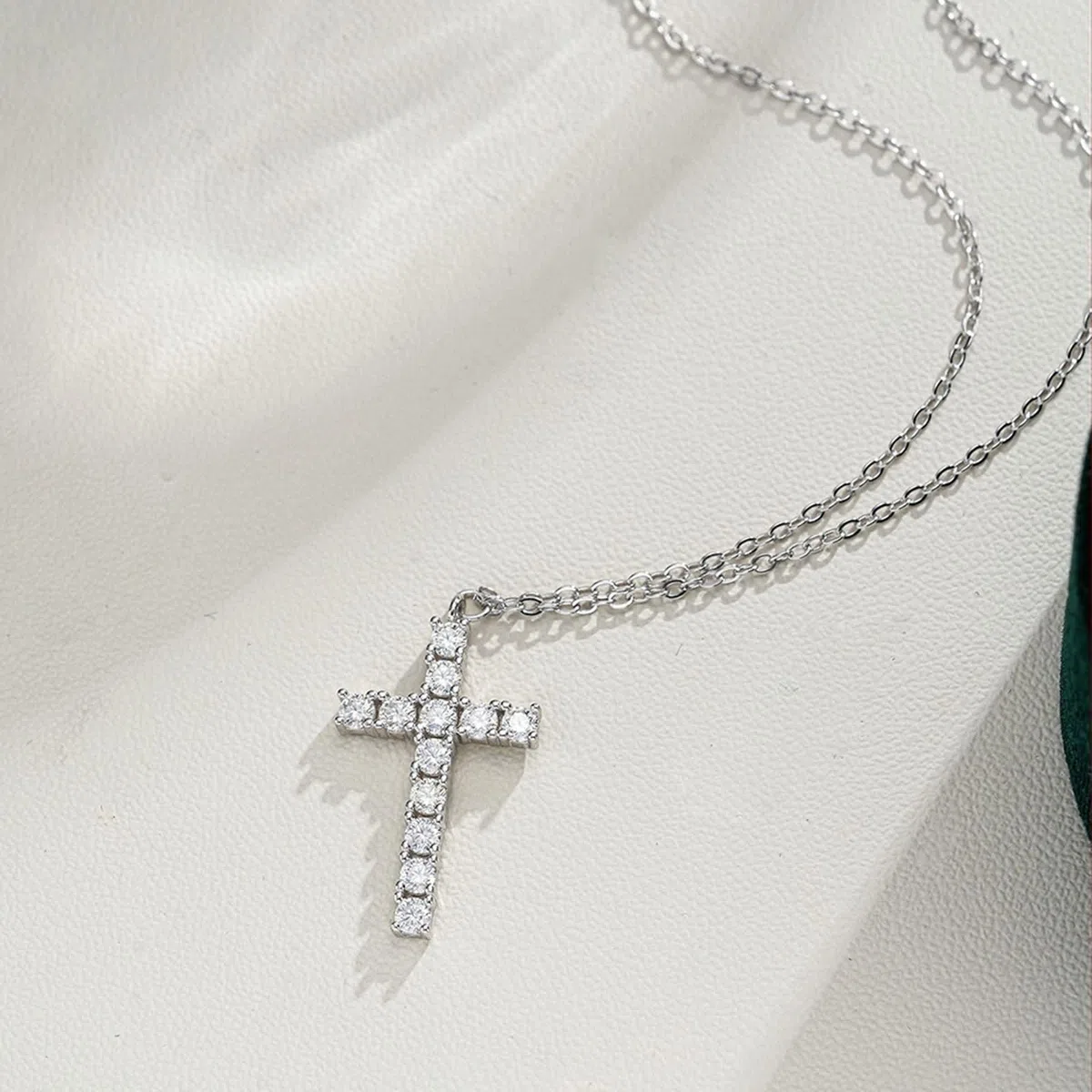 Collar de oro de 9 quilates con moissanita para mujer, collar de cruz de oro real para esposa