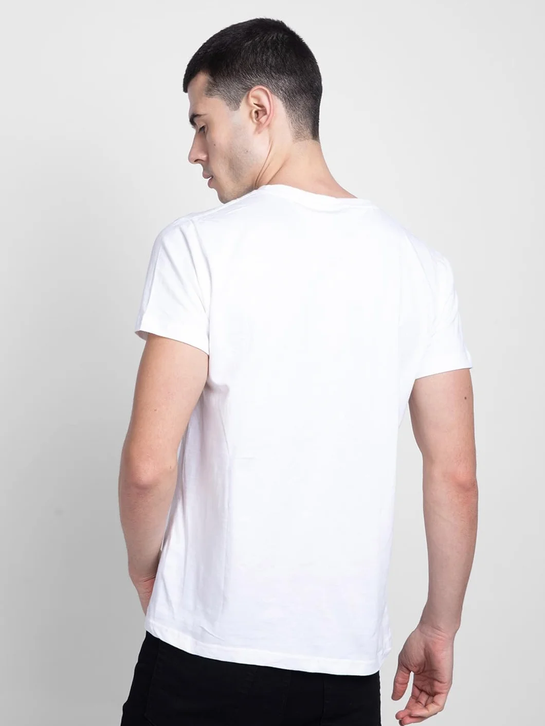 Bewakoof Camiseta estampada 100% algodón para hombre, ajuste regular, cuello redondo, media manga, blanco, 48