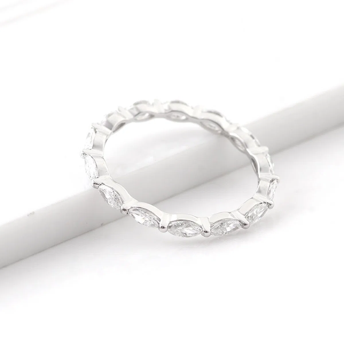 Anillo de graduación, anillo de banda de moissanita marquesa blanca plateada para aniversario, anillo de joyería para mujer