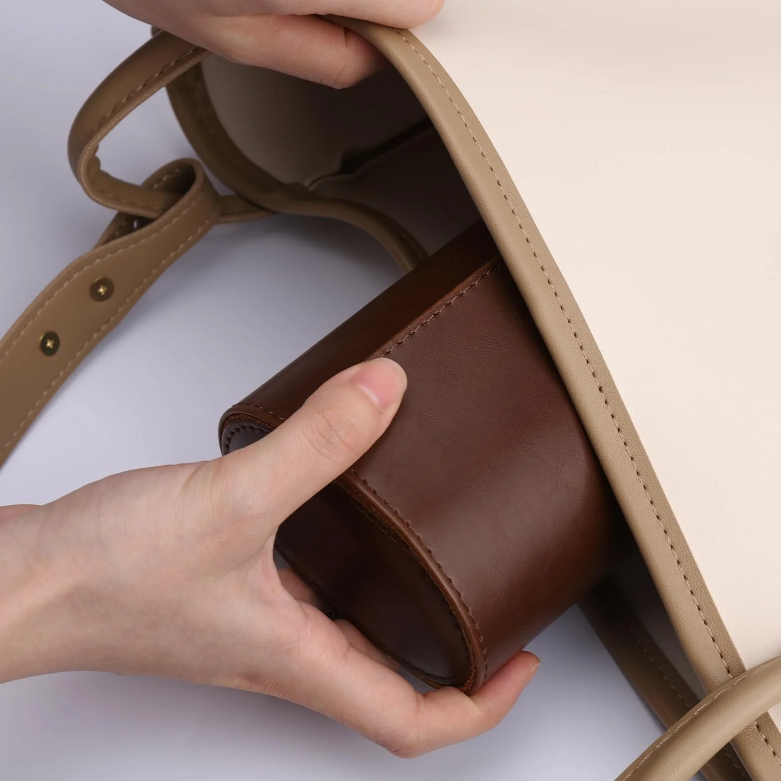 Caja de Reloj cilíndrica con 3 Ranuras, Estuche de viaje para reloj, Caja de Reloj Vintage para Hombres y Mujeres - Versión mejorada Marrón