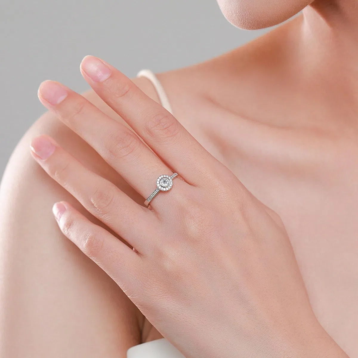 Anillo de oro blanco de 9 quilates para novia, anillos de pareja, 5 mm, diamante de laboratorio, color blanco, 0,5 ct moissanite