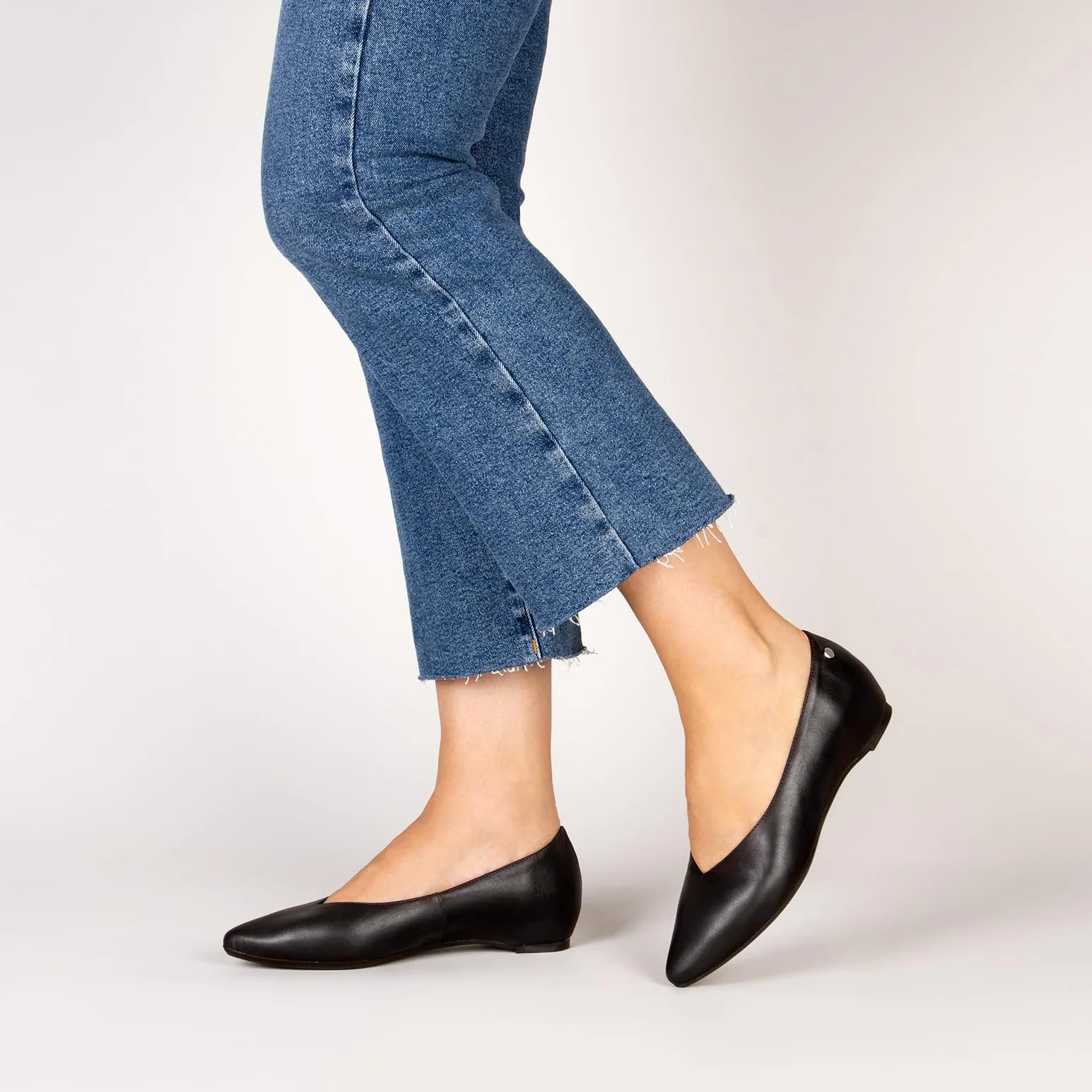 miMaO. Zapatos cómodos con cuña Interna y Plantilla de Gel para Mujer. Calzado de Piel. Hecho en España