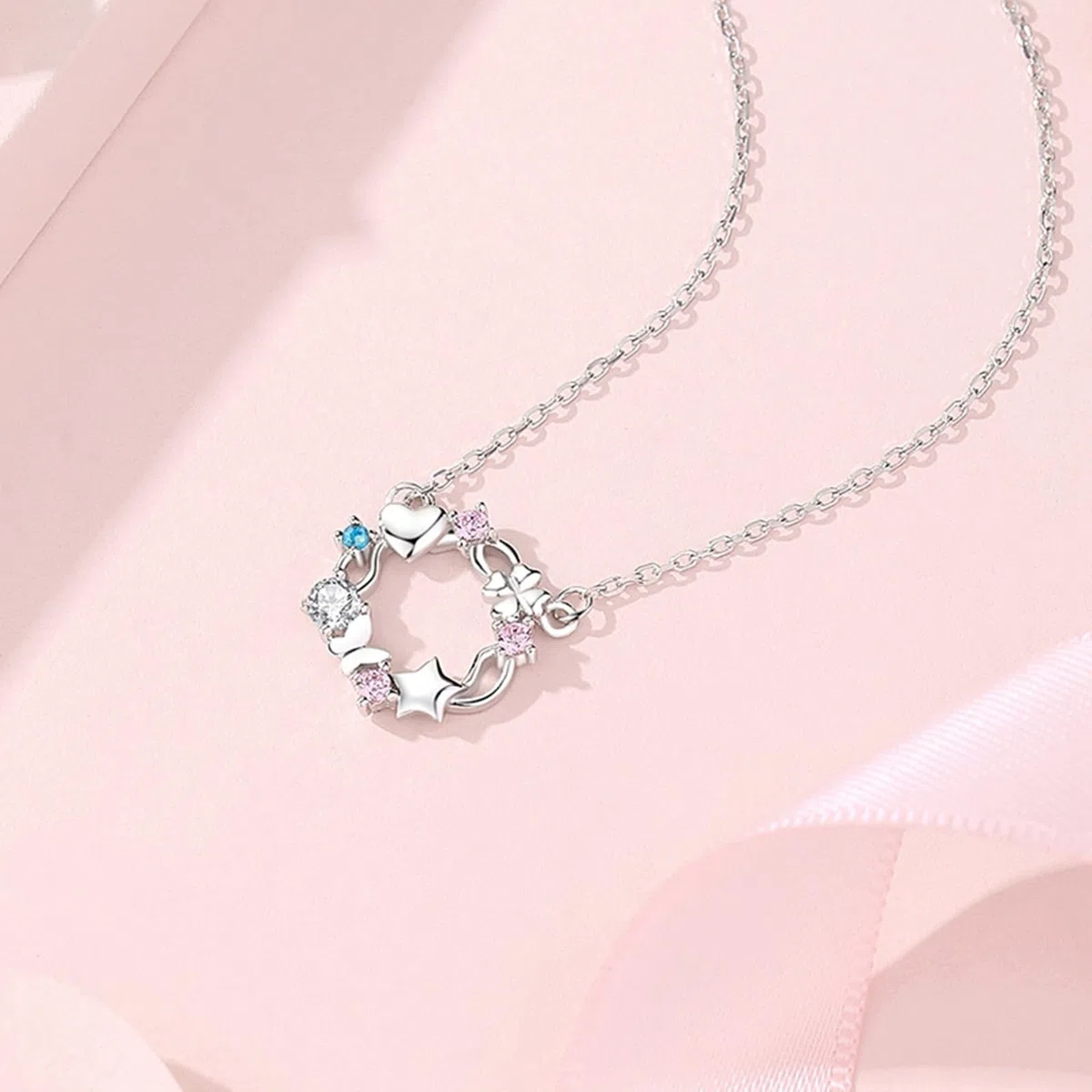 Collar con colgante de corazón para mujer, corona de trébol de mariposa, estrella, corazón, collar delicado para mujer, zafiro creado y topacio moissanita