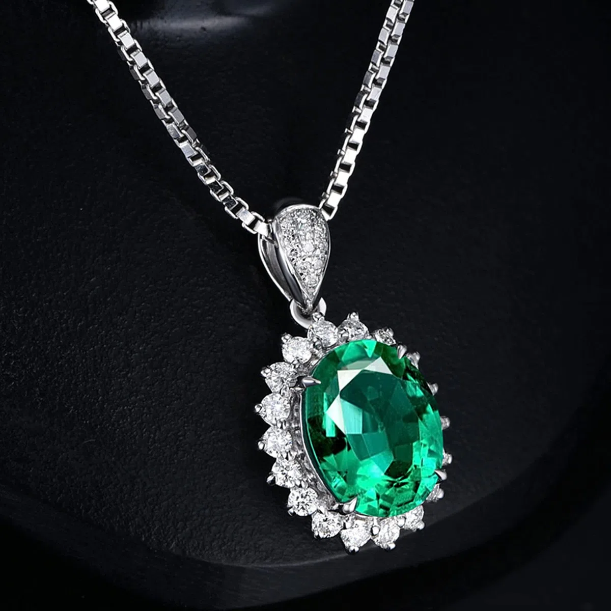Delicado Collar para Mujer, Flor con Esmeralda Ovalada creada en Laboratorio de 1 quilate/2 Quilates de Oro de 18 Quilates/Plata de Ley 925, Collares con Colgante para niñas, Regalo para el día de la