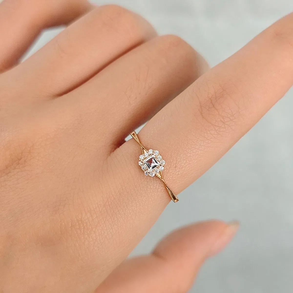 Anillos de la amistad de oro de 9 K/14 K/18 K, diseño cuadrado de filigrana de moissanita