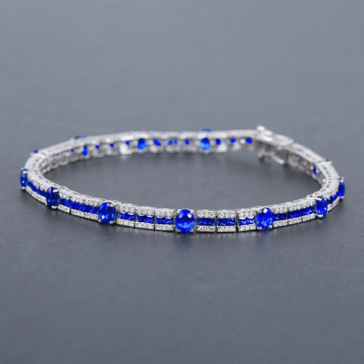 Pulsera Mujer Oro Blanco 9K / 14K / 18K, Oval con Zafiro Creado de 5,91 ct y Diamante, Cadena 16 CM, Pulseras de Mujer de Plata Azul